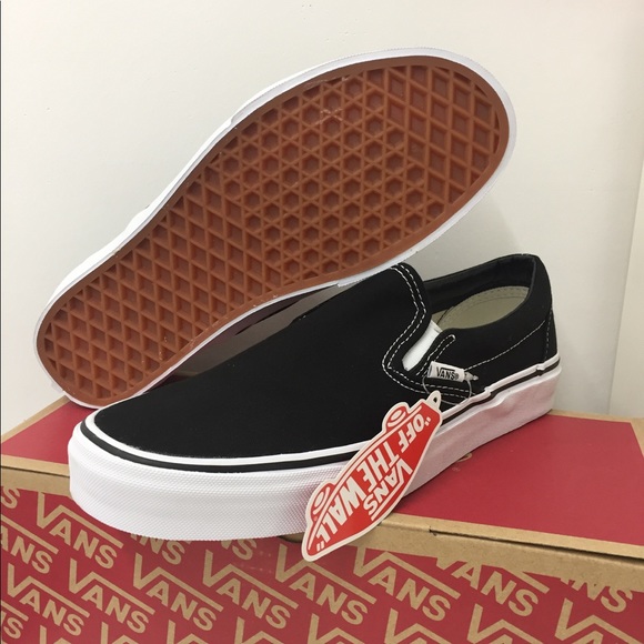 Shoes - 💕🌴vans classic slip on 💕